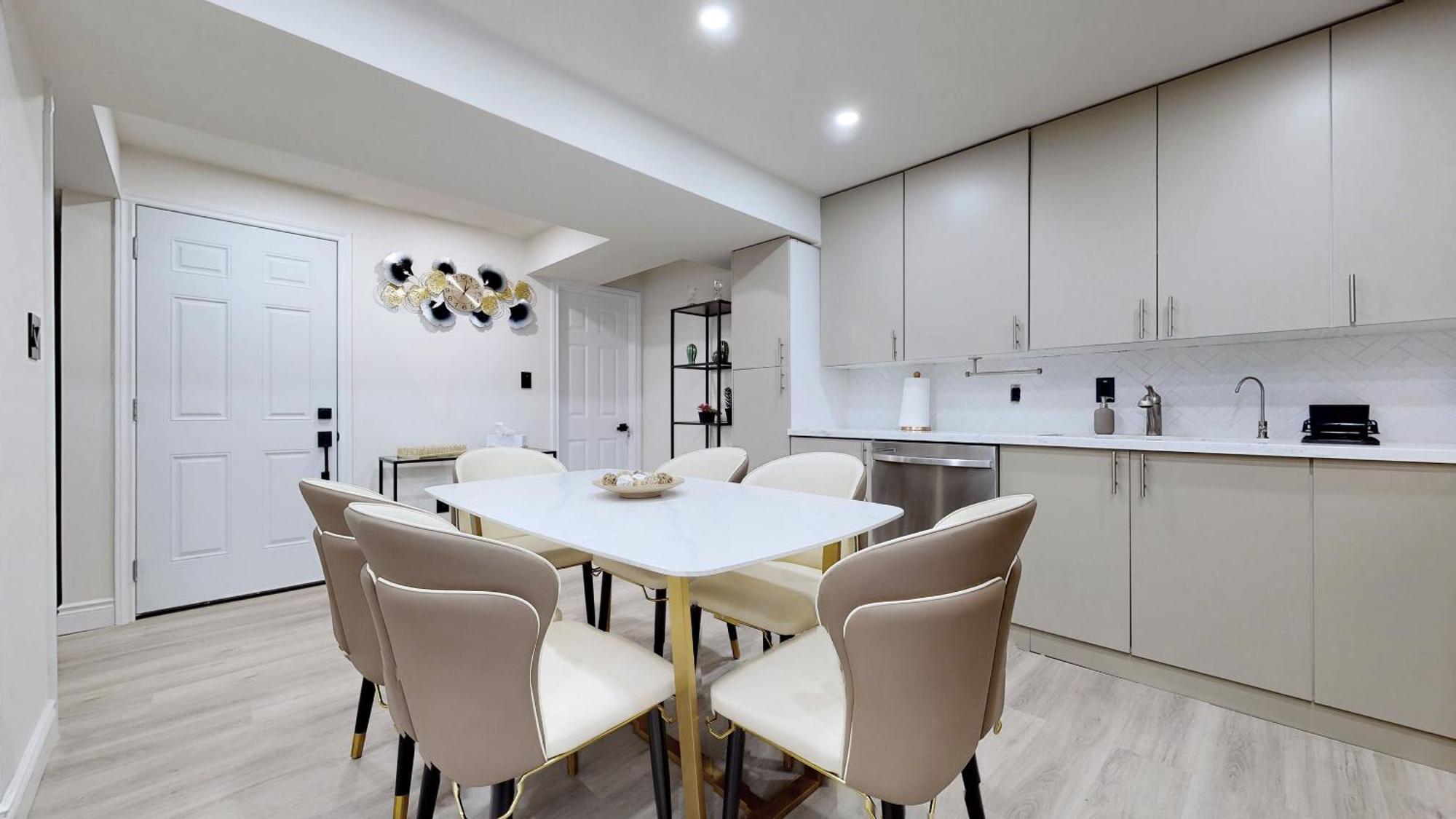 Stunning 2Br Lower Level Unit 沃恩 外观 照片